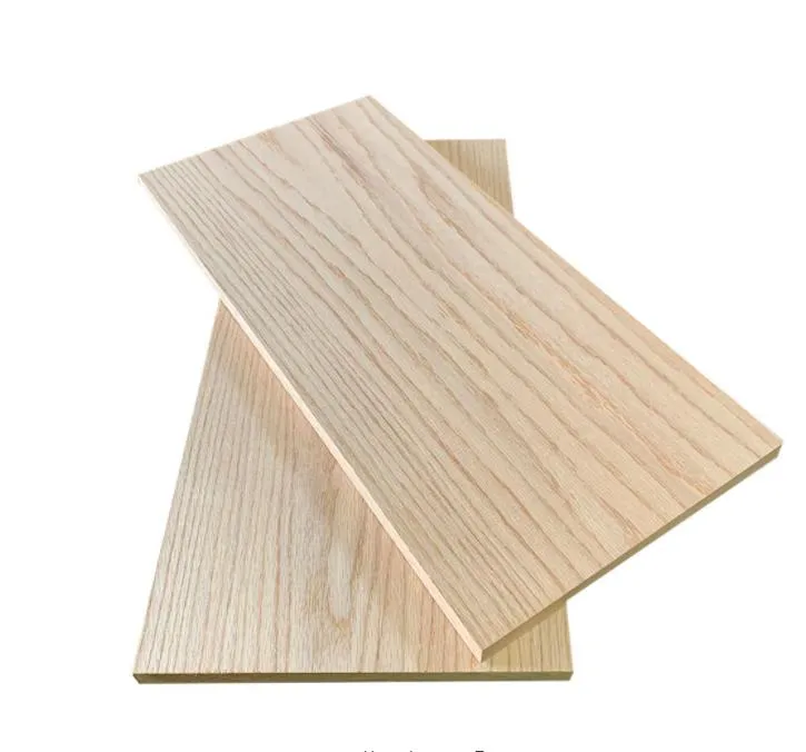 Vendas diretas da fábrica na China Paulownia /Pinho/Álamo/Cedro/Abeto/Carvalho Painéis de madeira maciça Placa de junta de dedo Placa colada com borda
